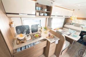 5-Reisemobil Dethleffs XL A 7872-2