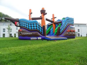 Piratenschiff 12 x 8m (5,70m hoch) Piratenschiff 12 x 8m (5,70m hoch)