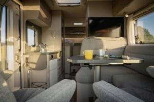 2-Wohnmobil  A 7300 DB