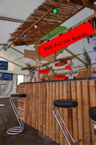 1-Tropical Beach Bar mit echten Bambus mit oder ohne Dach