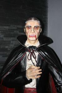 2-Dracula / Halloween Figur