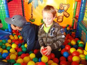 2-Spielmobil,Spieleanhänger,mobiler Kindergarten,Spiel-Mobil.