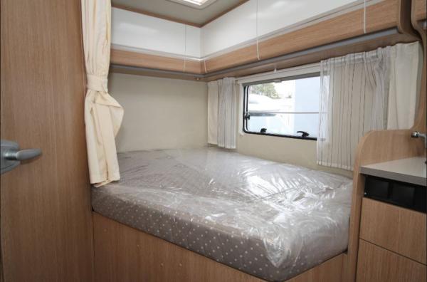 3-Wohnmobil Teilintegriert mit Doppelbett, Sunlight T64 ohne Hubbett