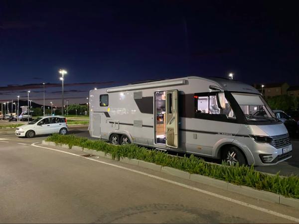 Adria Sonic Supreme 810 SL Luxusliner, wochenlang autark unterwegs sein. Absolute Luxusausstattung