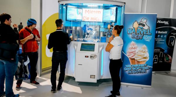 1-Weltweit erster Softeis Roboter zu vermieten für Events in der Schweiz und ganz Europa